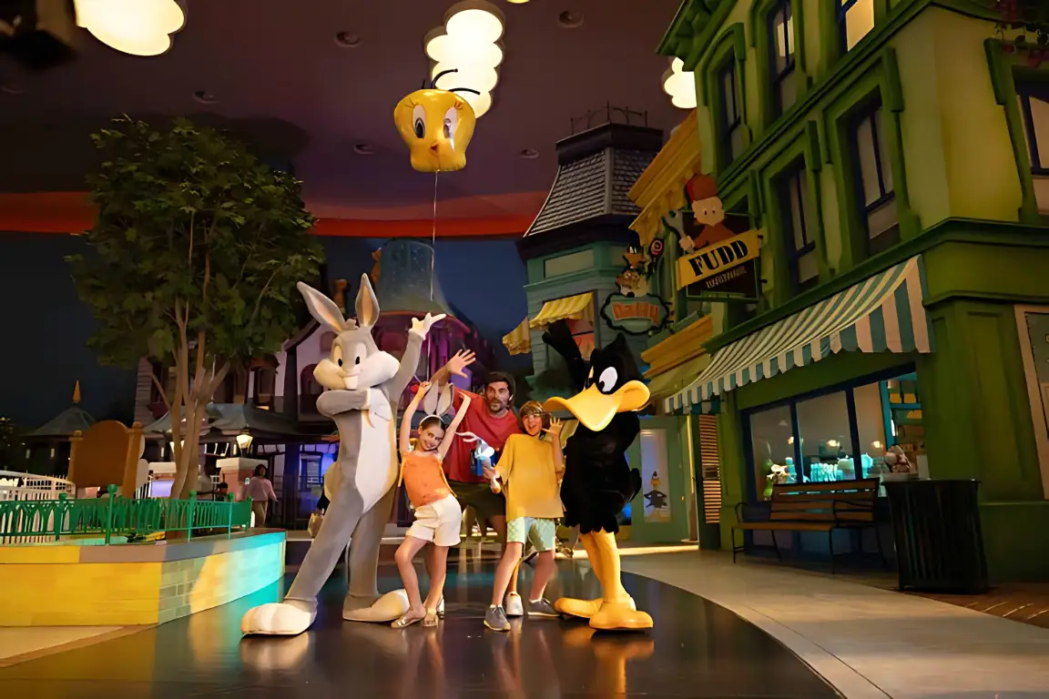 Theme Park Family Characters during a Dubai sightseeing and tourism experience